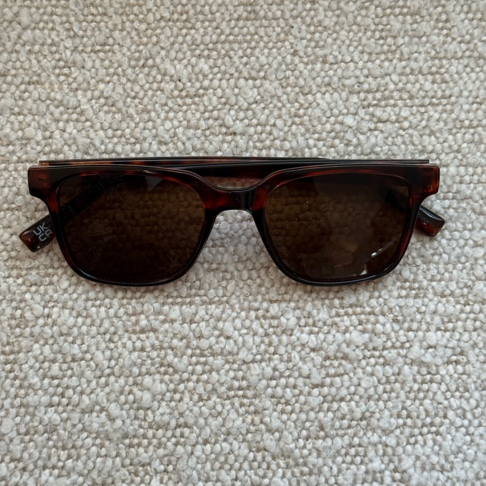 GAP Tortoise Shell Sunglasses